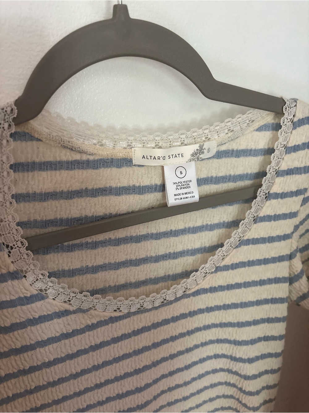Striped Altar’d state tee with lace - Picture 2 of 2